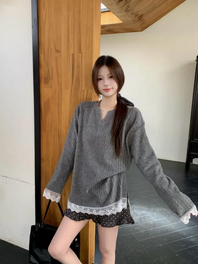 

Onalippa Small Niche Design Lace Patchwork V-neck Knitted Long Sleeved T-shirt Women Spring Autumn New Style Soft Loose Base Top