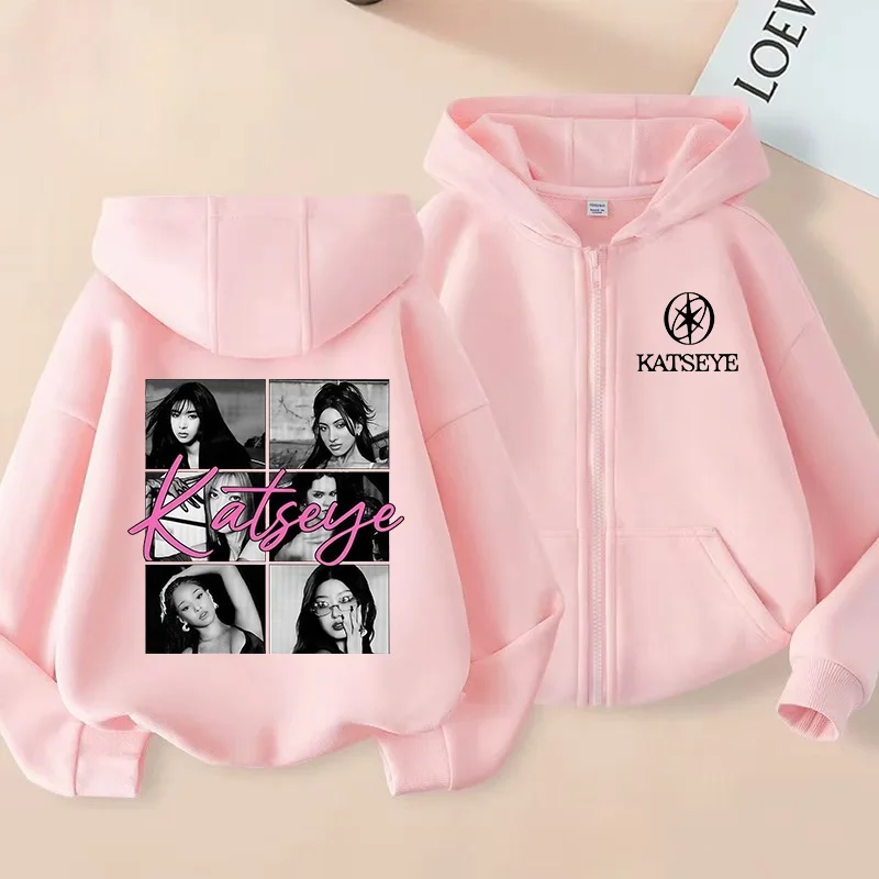 Modische Mädchenkleidung, Mädchen-Gruppe KATSEYE, Reißverschluss-Hoodie, modischer Kapuzenpullover für Jungen, 2026, neue Kinder-KATSEYE-Reißverschluss-Freizeit-Oberteile – Detail 5