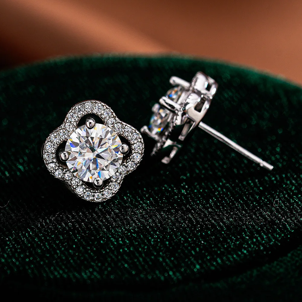 Moissanite Lucky Clover Earnail 18K Gold Inlaid Earnail Fashion Classic Platinum PT950 Diamond Accessory Jewelry