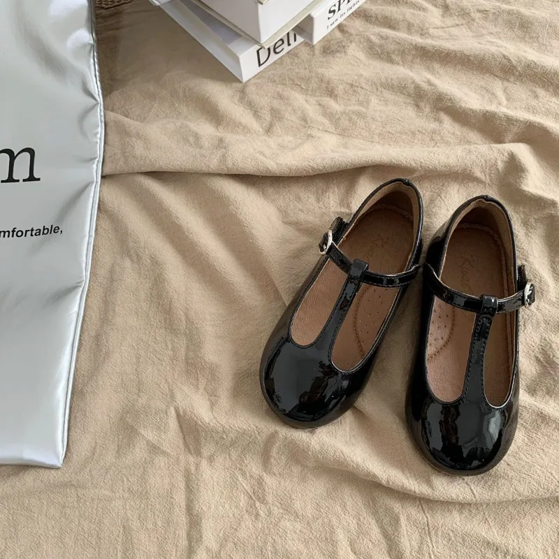 Summer Soft Soled Girls' Leather Shoes Light Mouth Versatile Retro Princess Flat Bottomed Solid Color Girls' Casual Shoe