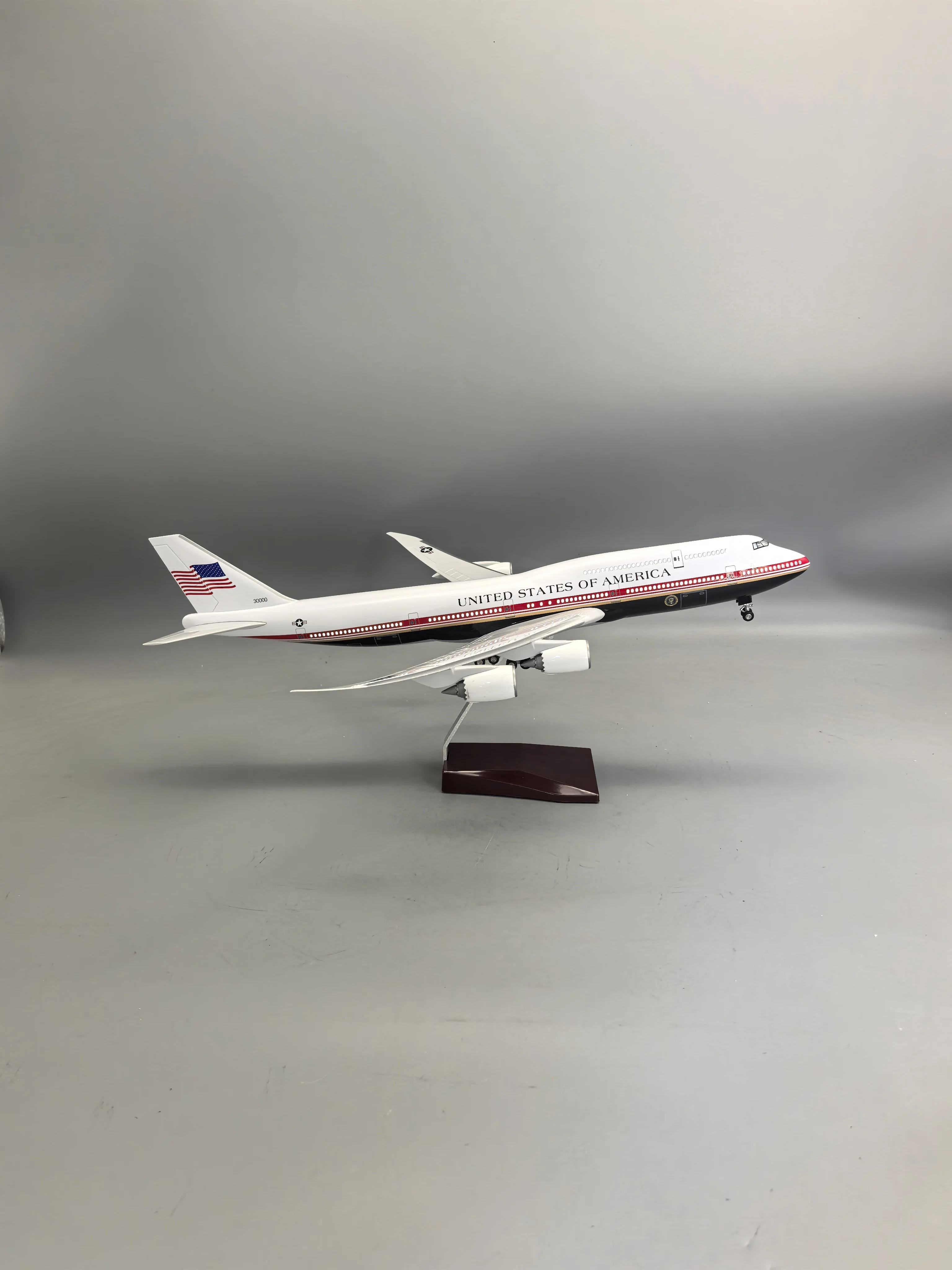 B747-8 US Air Force 747 Miniature Airplane Model 47CM Scale 18.5 Inches Length Model Planes Simulated Resin For Decoration