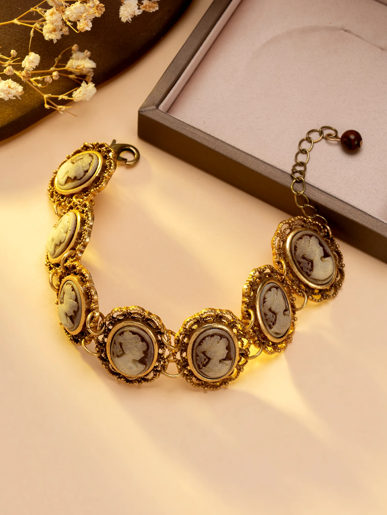 Vintage Portrait Relief Bracelet Victorian Style Palace Hollow Beauty Head Chain