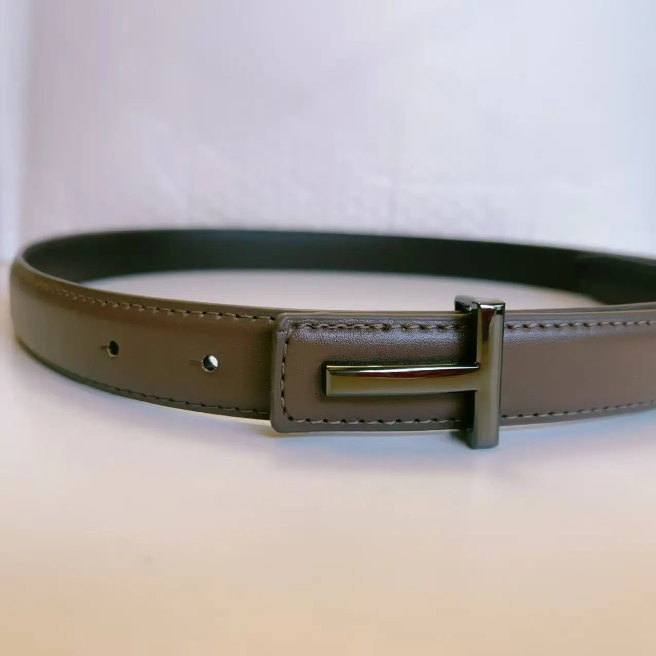 جديد حزام للنساء على الوجهين استخدام موضة البوب رسالة T حزام الجينز فستان اكسسوارات 2.5 سنتيمتر حزام عالي الجودة