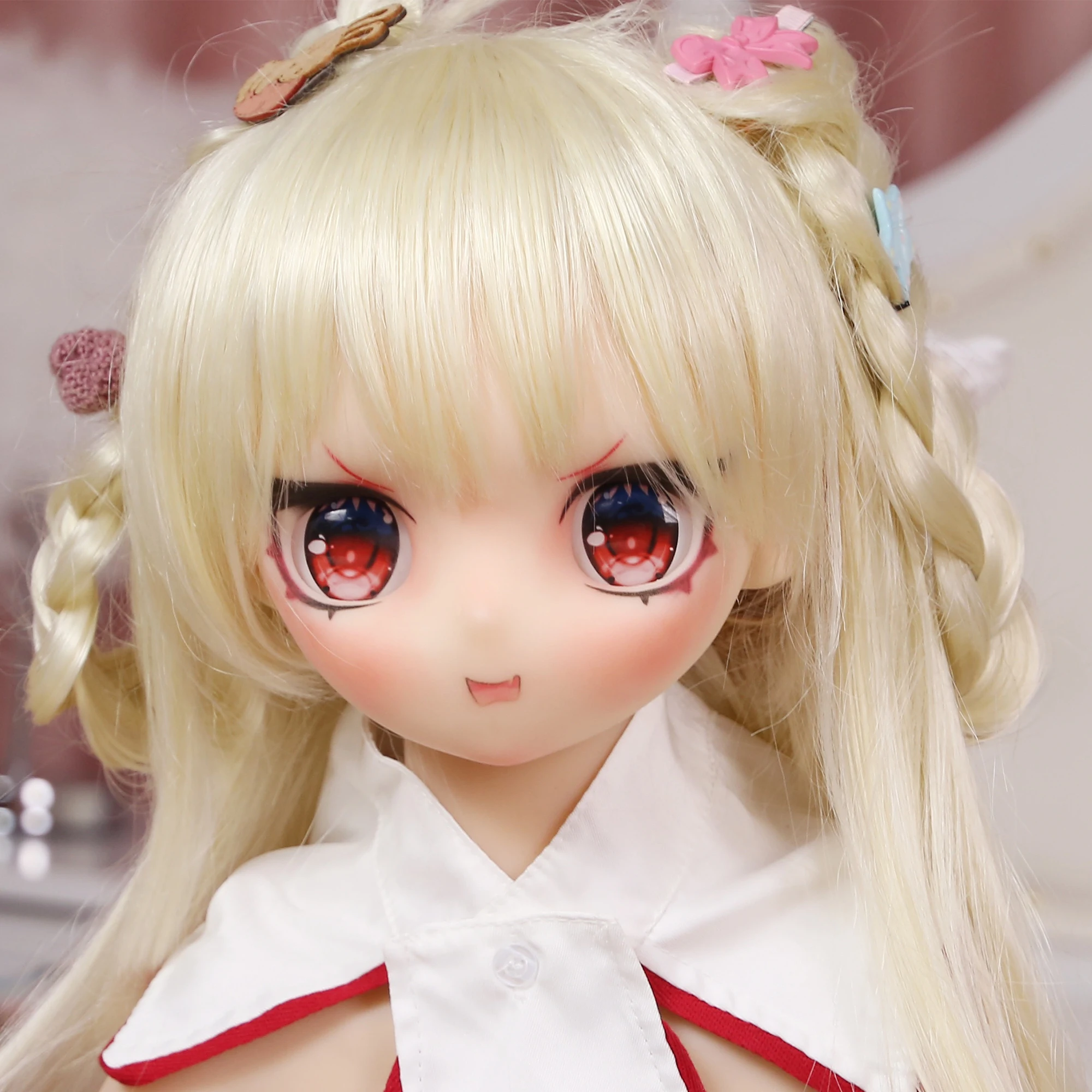 

Cute 2D TPE head, with matching wig, lively makeup label, and M16 screw interface