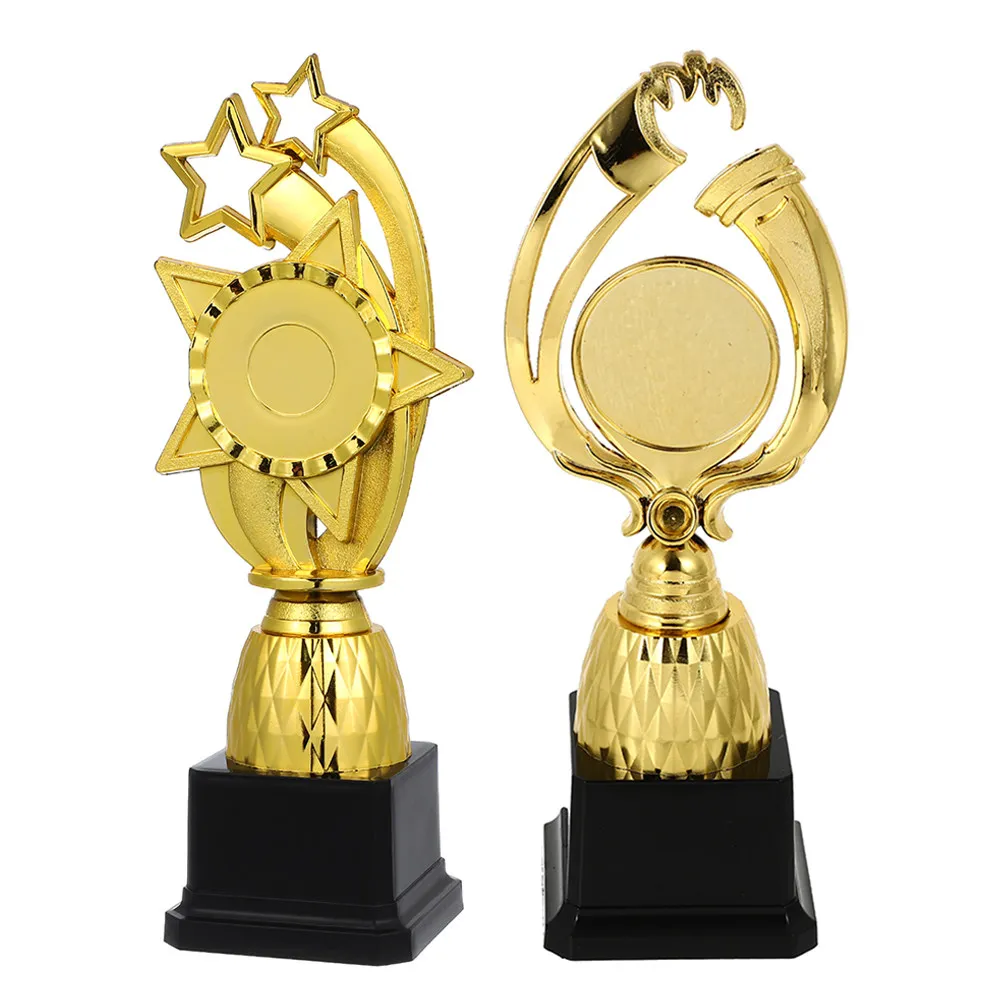 

2 шт. креативных пластиковых наград в форме кубка для соревнований, праздников, награждения победителей, школ, детских садов