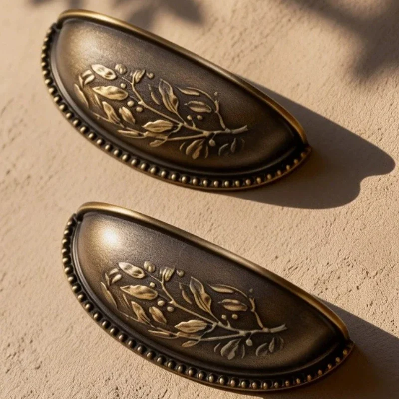 Antique Bronze Cabinet Dining Pulls Brass Knob Vintage Drawer Door Handle American French Light Luxury Double Hole Shell Handle