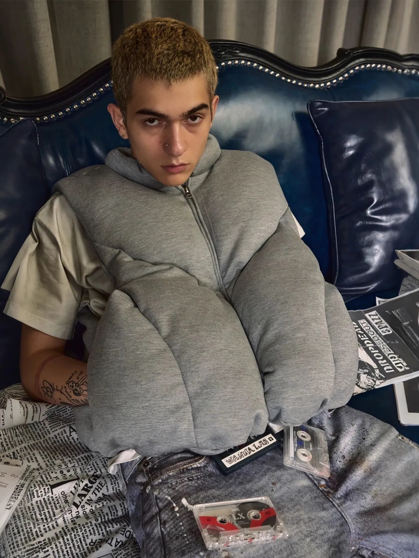 

Мужской утепленный жилет из хлопка с воздушной прослойкой, зимняя модная верхняя одежда, свободный крой, с декоративными вставками на плечах, на молнии