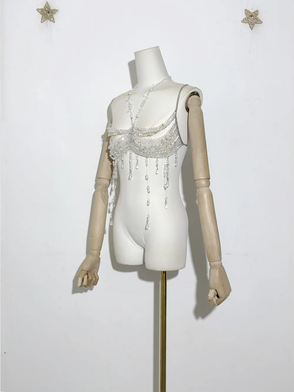 حمالة صدر جديدة لعام 2025 مع شرابة للنساء سترة مثيرة وجذابة على شكل سلسلة صدرية مفرغة ملابس شاطئ للعطلات y2k صيفية