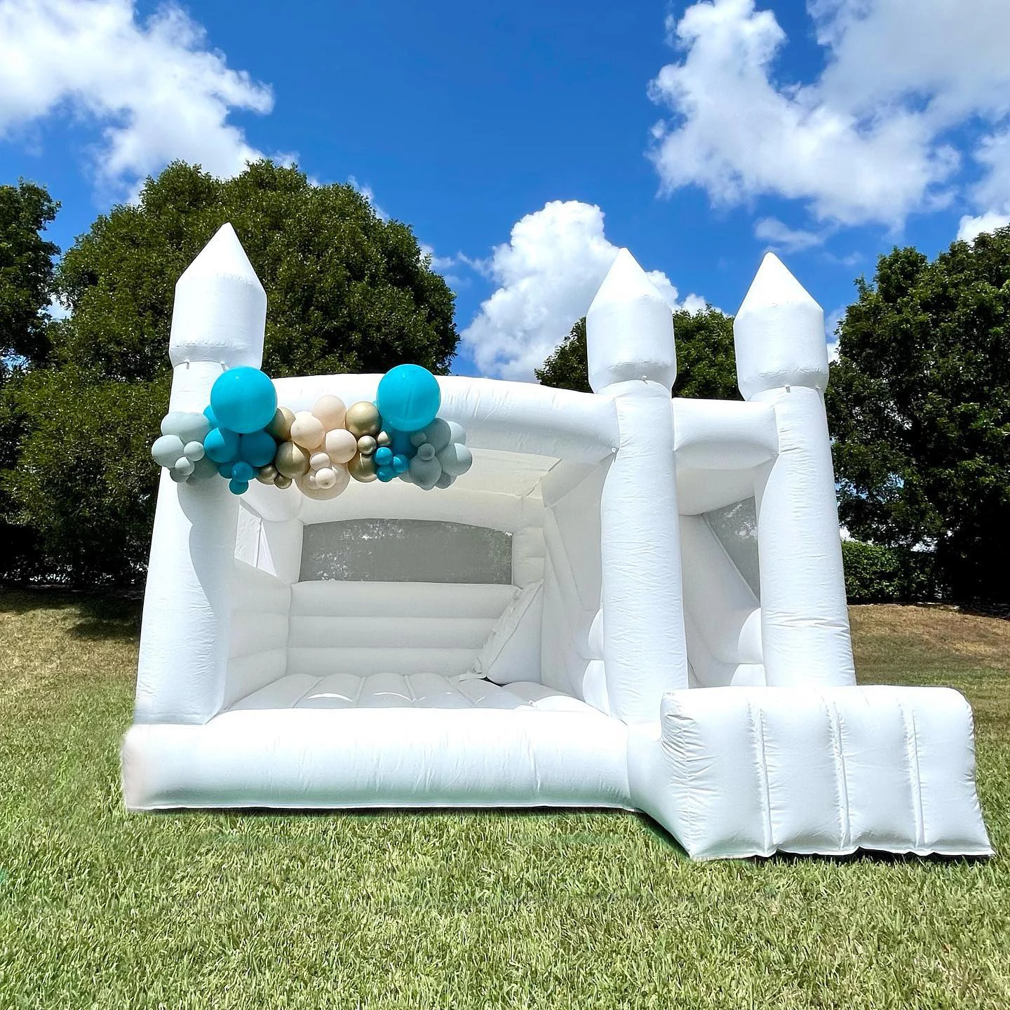 

Современный надувной батут для свадебных вечеринок, белый, с горкой, для детей, для использования на открытом воздухе, акция по продажам