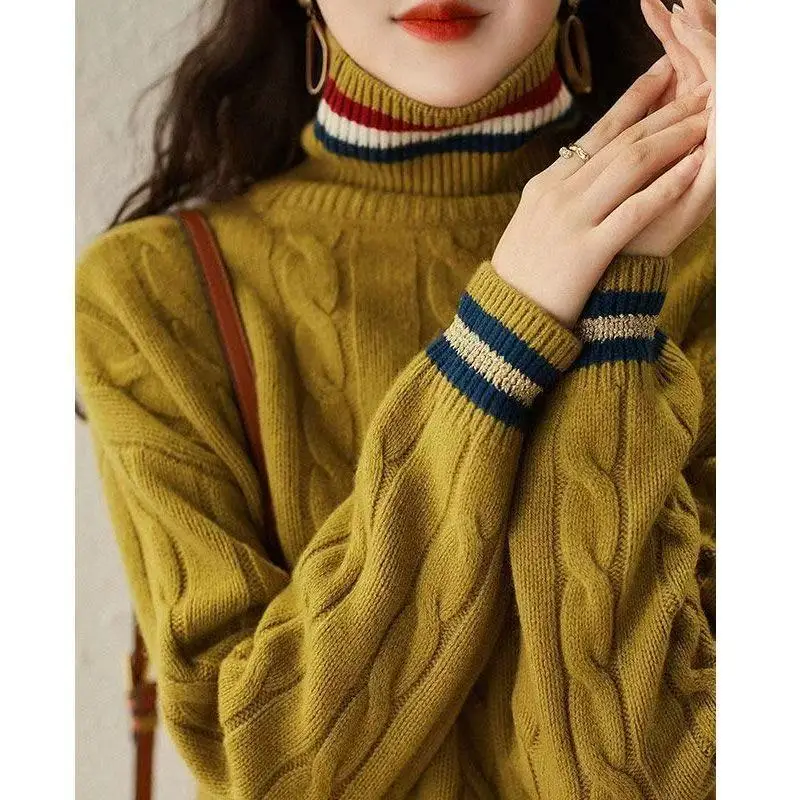 Green splicing contrasting color knitted sweater 2025  new thickened fashionable bottoming top in autumn and winter