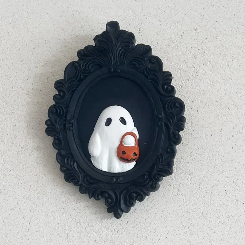 

Halloween Gothic Trick or Treat Cute Ghost Wall Decor Resin Ornament Decoration Home Accessories Kawaii Decor Lucky Cat Office