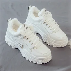 Zapatos blancos de algodón con suela gruesa para mujer, calzado deportivo pequeño, versatilidad, cálido, forro polar, invierno, 2023