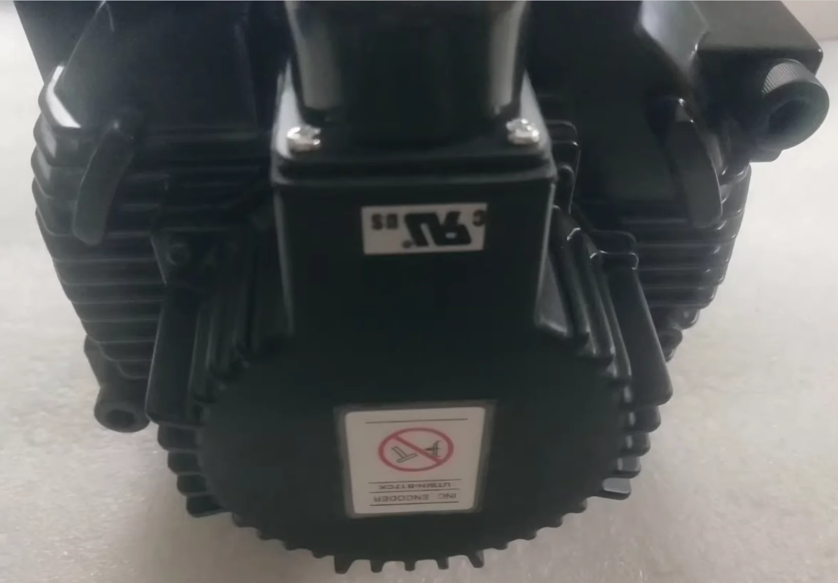 

Servo Motor SGMGH-44PCA-TW11 Brand new Fast shipping，In Stock，SGMGH 44PCA TW11