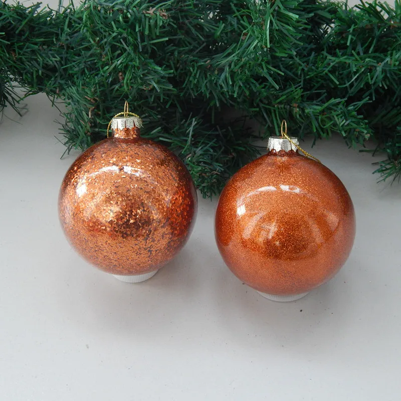 

Рождественский стеклянный шар бронзового цвета.