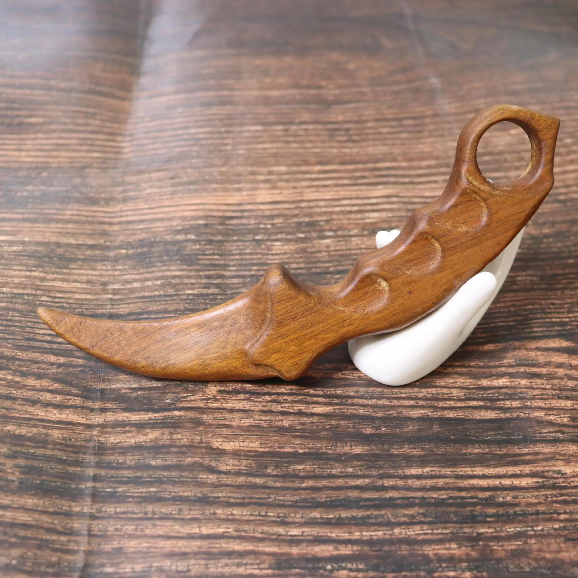 Golden Thread Rosewood Claw Knife