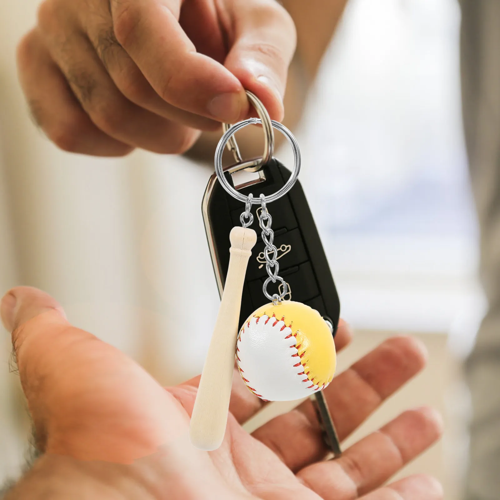 Baseball Keychain Mini Sports Ball Keyring for Players Fans Collectors Trendy Fashion Accessory Key Hanging Pendant Backpack
