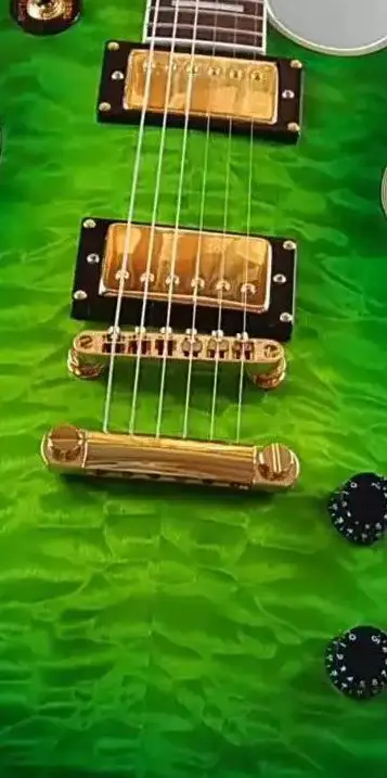 Customized electric guitar, emerald green flowers, gold accessories, lightning package