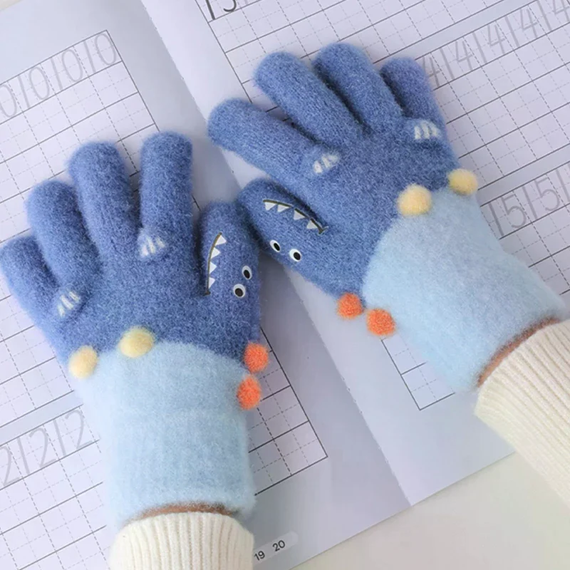قفازات شتوية دافئة للأطفال بالإضافة إلى قفازات مخملية بخمسة أصابع للأولاد والبنات قفازات محبوكة برسوم كرتونية لطيفة