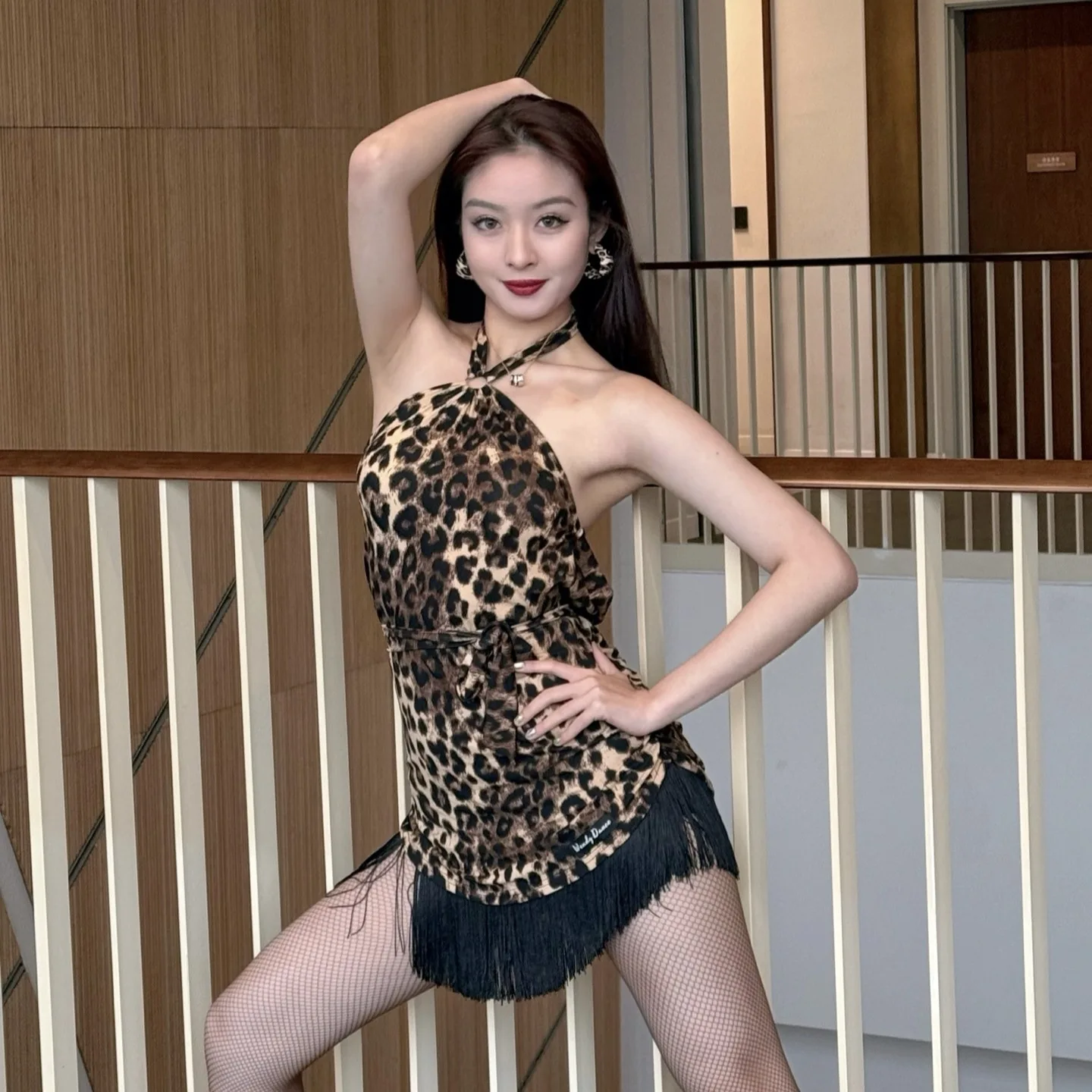 Vêtements de danse latine Sexy pour femmes, hauts léopard, jupe à franges, Rumba Cha Cha Samba, vêtements de spectacle de danse, robes d'entraînement DNV23271