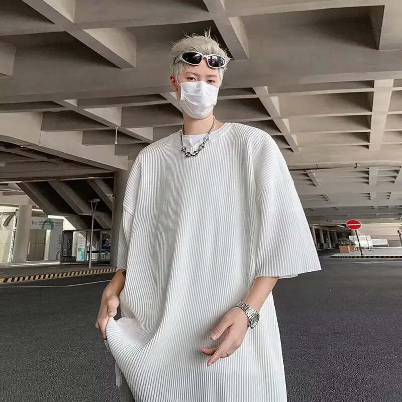 

Повседневная мужская футболка с короткими рукавами летом, с висячим ощущением рукавов пяти четвертей. Мужская футболка свободного кроя в корейском стиле