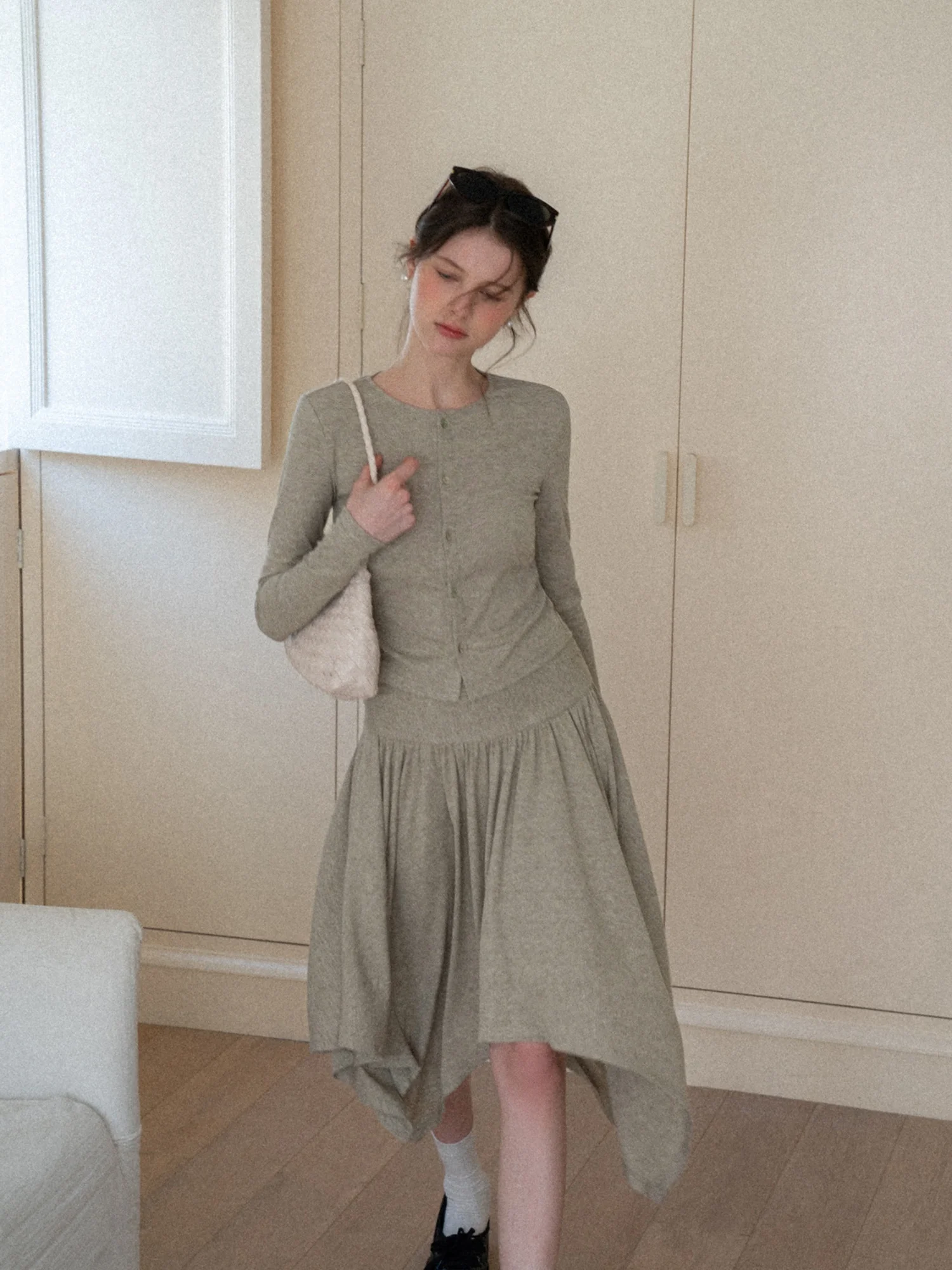 

Spring Green round Neck Long Sleeve T-Shirt Top Women's High Waist A-Line Skirt Set Irregular Half-Length Fashion Ensemble