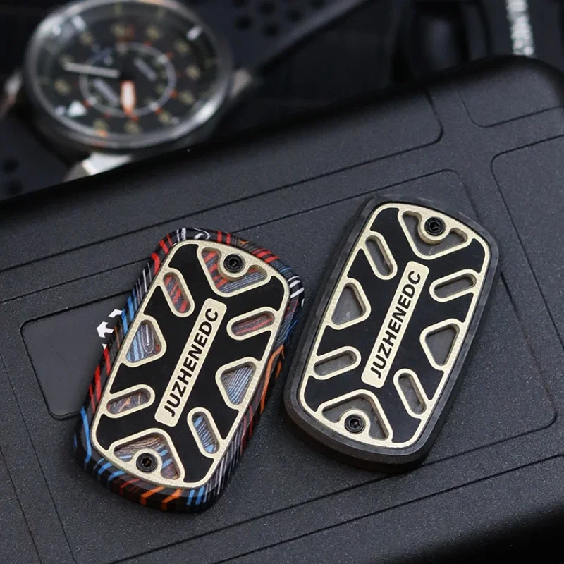 Fingertip Gyro EDC Carbon Fiber Push Card Unlimited Snap Coin Decompression and Decompression Artifact Adult Metal Toy