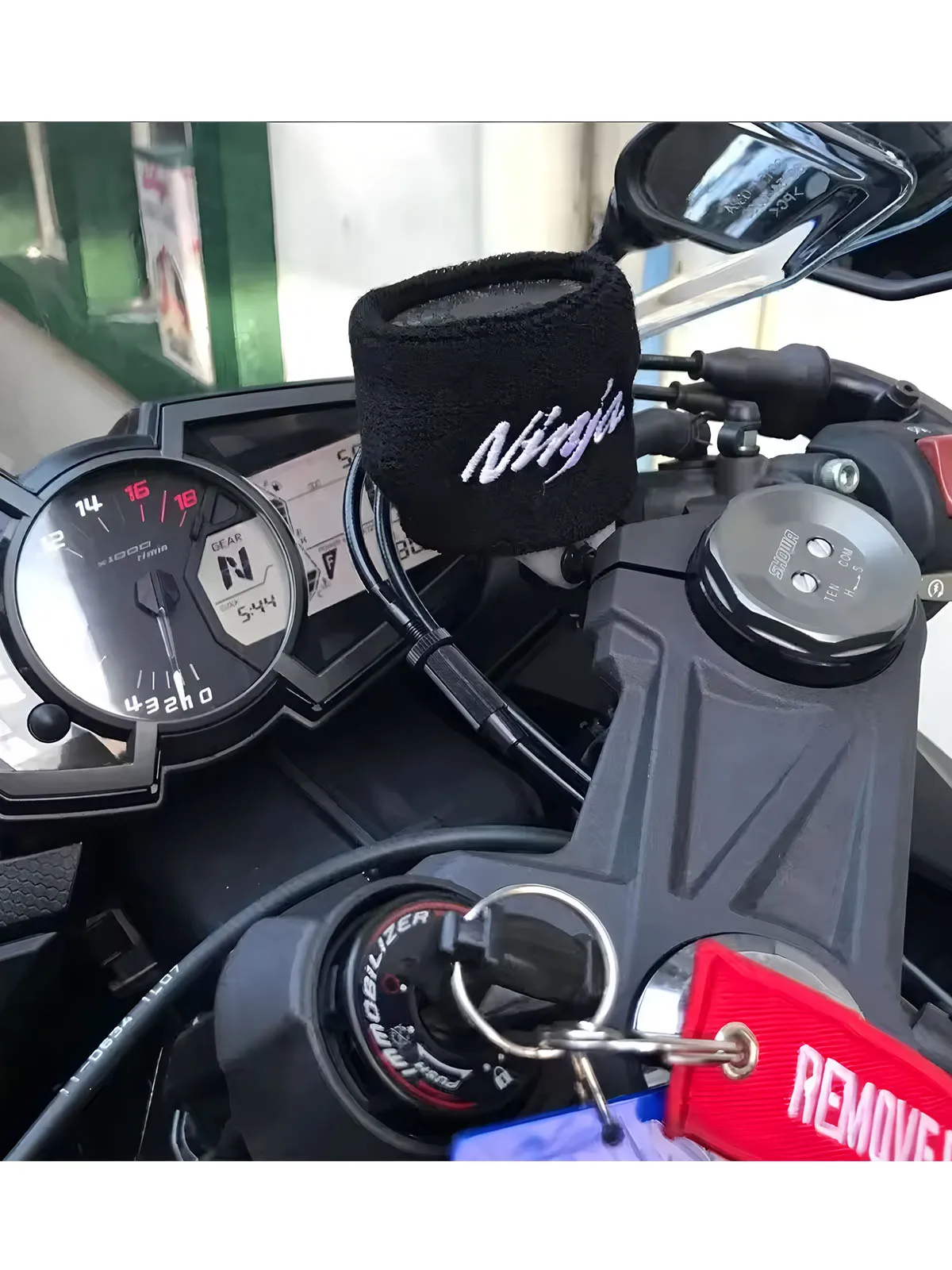 For Kawasaki Ninja 250 300 1000SX ZX-6R ZX10R ZX12R ZX14R ZH2 Ninja Motorcycle Brake Oil Tank Cover Reservoir Sock and Keychain