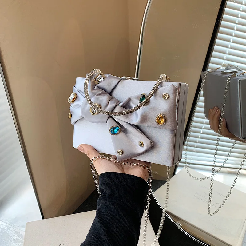 

Chain Dinner Bag Fashionable Crossbody Bags for Women Shoulder Bags Simple Purse and Handbags Bow Small Square Bag Сумка Женская