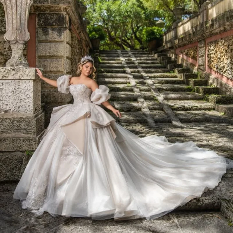 Personalizado brilhante marfim quinceanera vestidos fora do ombro lantejoulas apliques de cristal cauda longa tull vestido 15 quinceanera