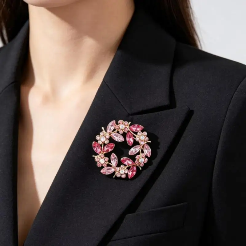 Funkelnder Kristall-Blumenkranz-Anstecker, vergoldet, mit bunten Strasssteinen, für Hochzeits- und Alltagsoutfit-Dekoration – Detail 3