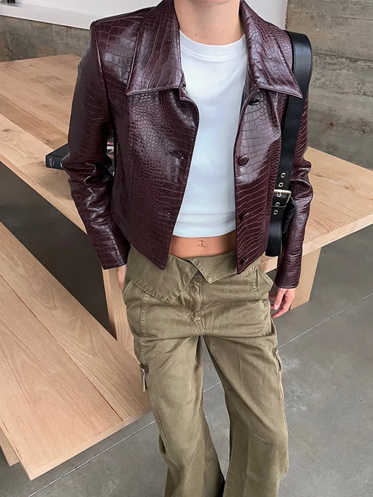 Fashion Burgundy Lapel Collar Leather Cropped Jacket Women Chic Crocodrile-effect Single Breasted Coat Lady High Streetwear 2024