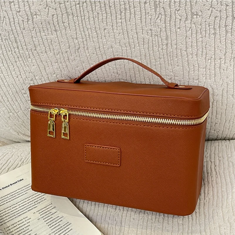

Customized name pu leather cosmetic bag with zoned storage and large capacity toiletry bag for autumn and winter new products