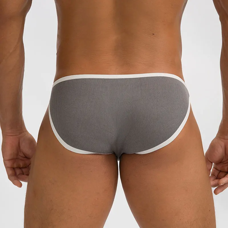 男性のためのシームレスな腕立て伏せブリーフ,柔らかく通気性のある下着,セクシーな男性のパンティー,大きなバッグ