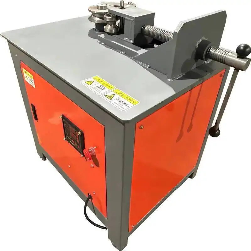 W pełni automatyczna platforma CNC do gięcia rur stalowych W pełni automatyczna hydrauliczna prasa krawędziowa
