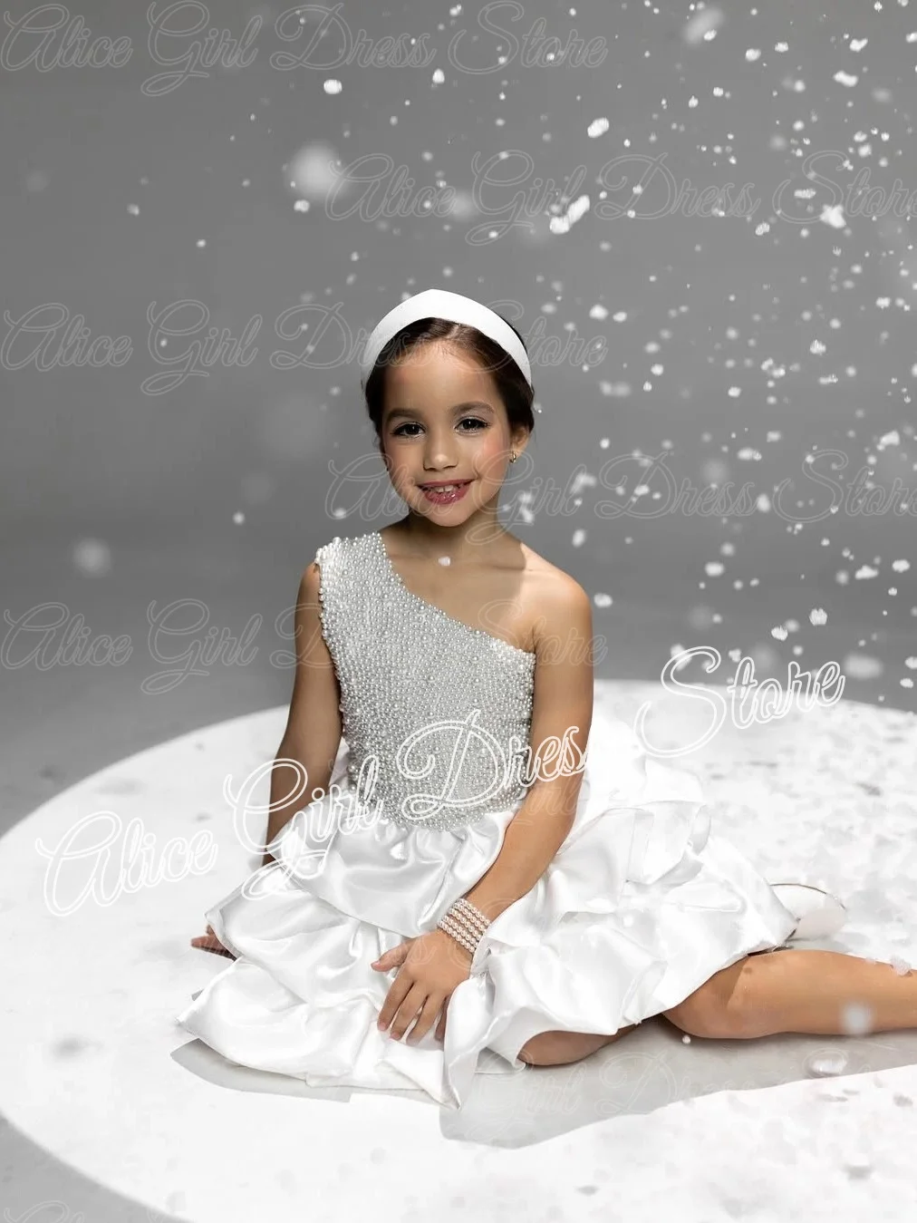 Customized White Flower Girl Dresses for Wedding One Shoulder Girl First Communion Beaded Knee Length Kids Birthday Party Gowns