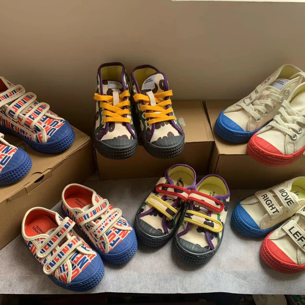 Scarpe di tela per bambini autunnali primavera Toddlers suola morbida antiscivolo scarpe Casual da esterno ragazzi ragazze Low Top scarpe da corsa