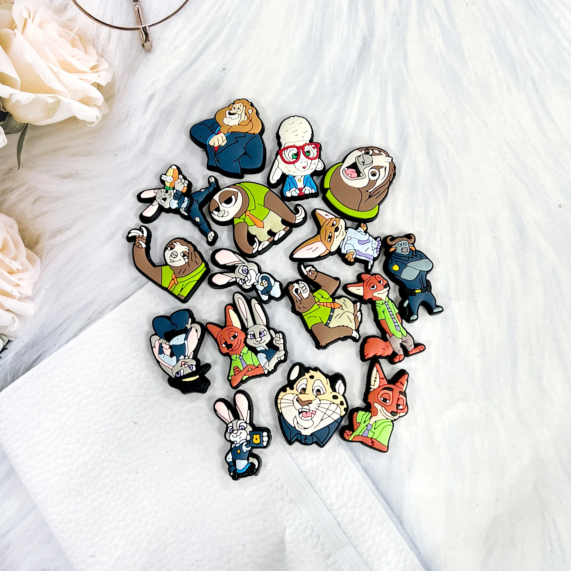 MINISO 1-16 قطعة Zootopia الأحذية السحر أنيمي شخصية لطيف الكرتون اكسسوارات الديكور لهدايا كلاسيكية تسد X-mas #5