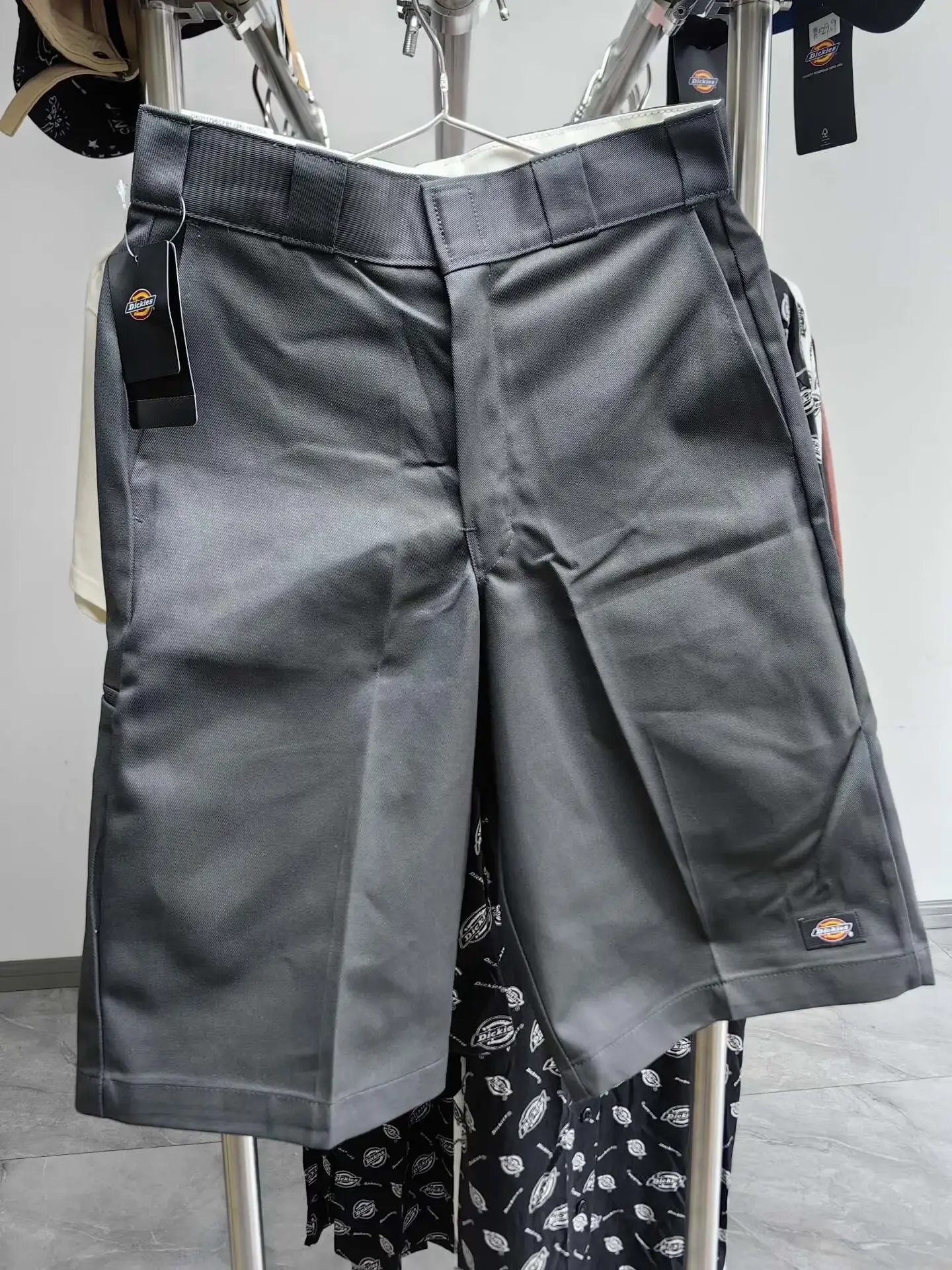 Authentic Brand‑New Dickies Men's Solid‑Color Loose Work Shorts, Grey Casual Relaxed‑Fit Cargo Short Pants for Summer Daily Wear view 6