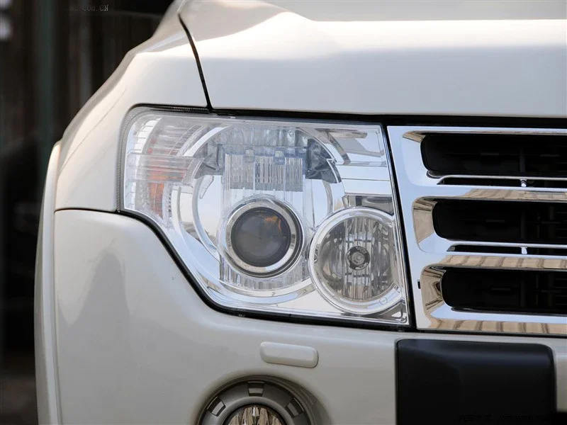 For Mitsubishi PAJERO IV Shogun MONTERO 2006 -  2016 2017 2018 2019 Excellent Ultra Bright SMD LED Angel Eyes Kit Halo Rings