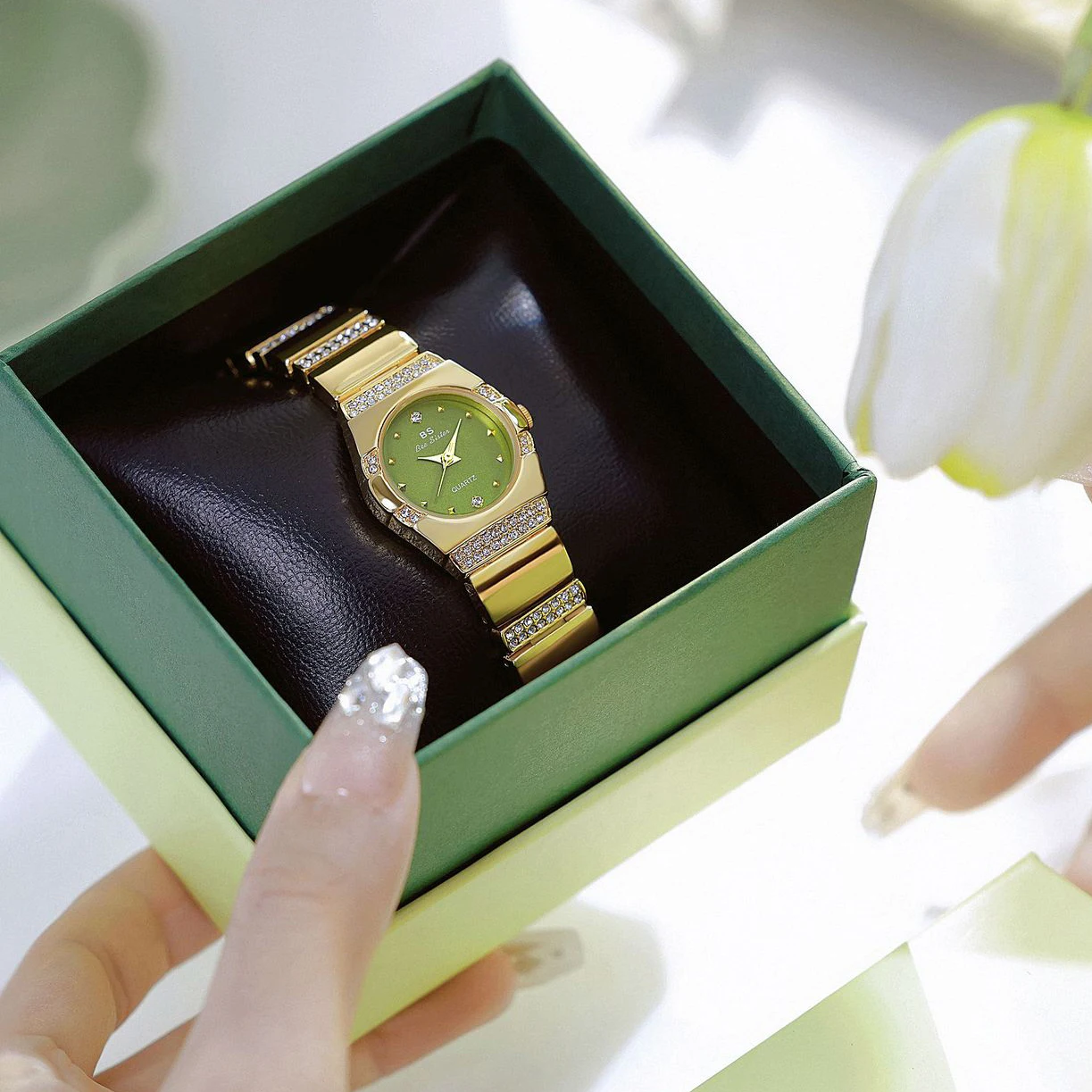 New In Woman Watch 2024 Luxury Green Wristwatch Elegant Dress Ladies Watches Gift