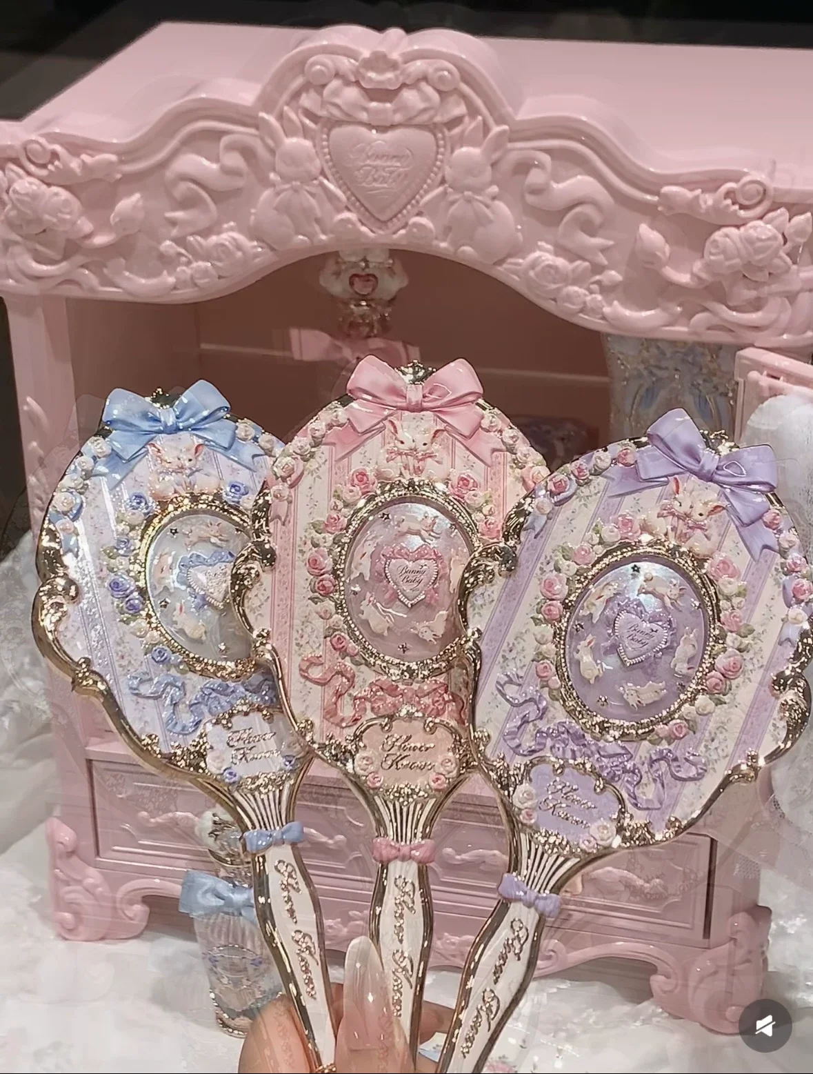Bonnie Garden Flower Knows series peripheral handheld mirror classical style mini pendant exquisite atmosphere mirror