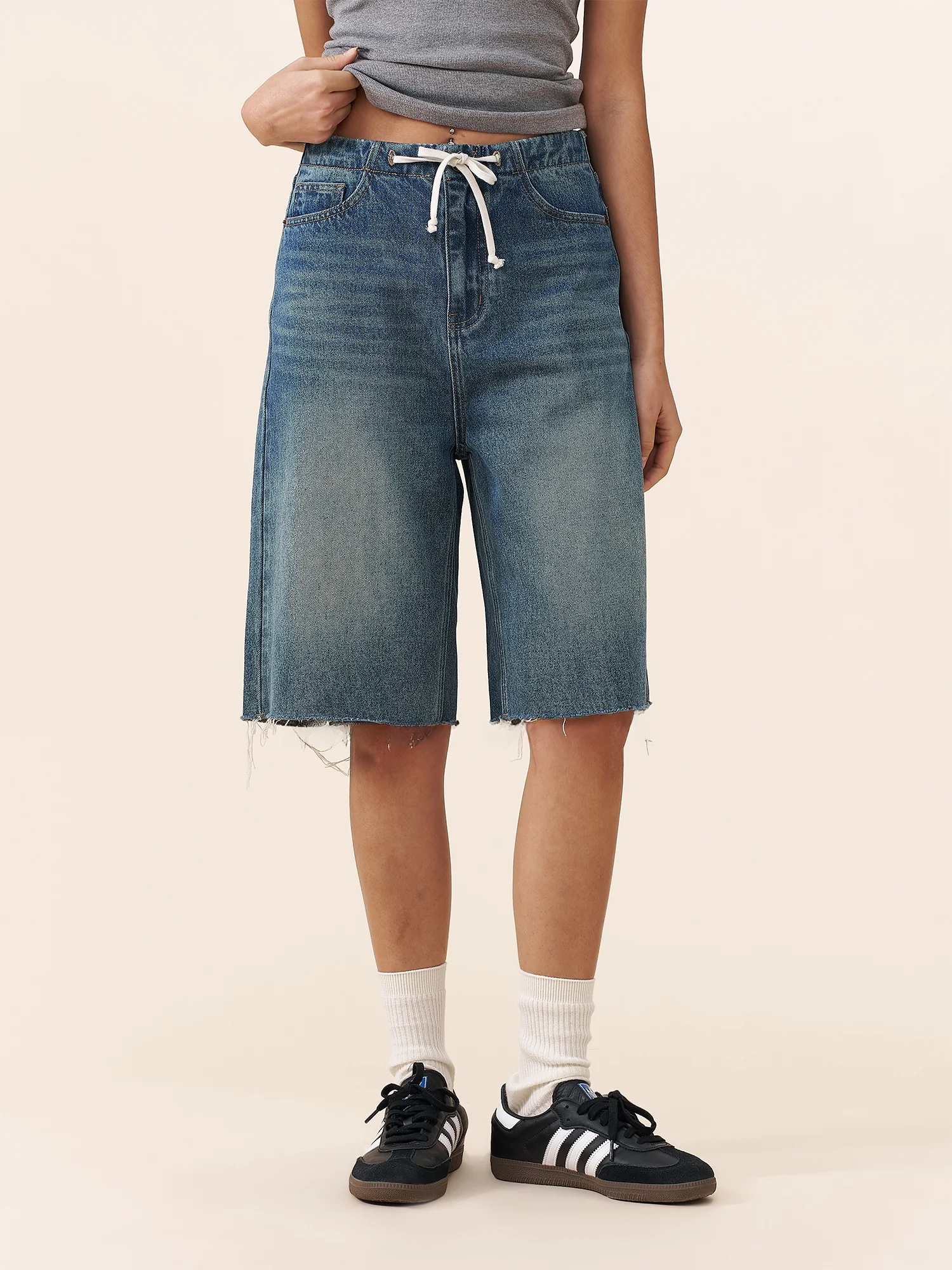 

Свободные прямые джинсовые шорты: модные повседневные брюки из смесового хлопка, удобная посадка, естественная талия, для женщин и мужчин