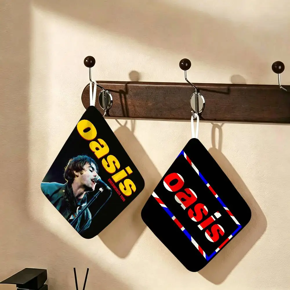 music rock O-Oasis Band Hanging Kitchen Towel, Polyester Cotton Material, Wear Resistant Hand Wiping Towel for Home