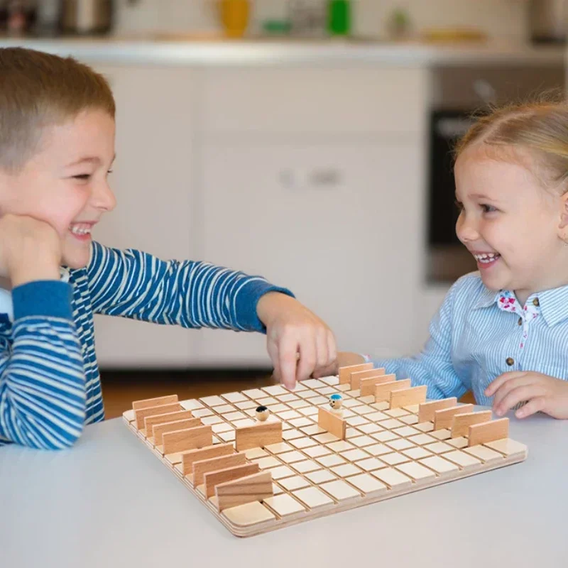 Quoridor gioco da tavolo Puzzle Toys due persone divertente gioco di interazione genitore-figlio caccia e intercetta i regali del gioco di battaglia