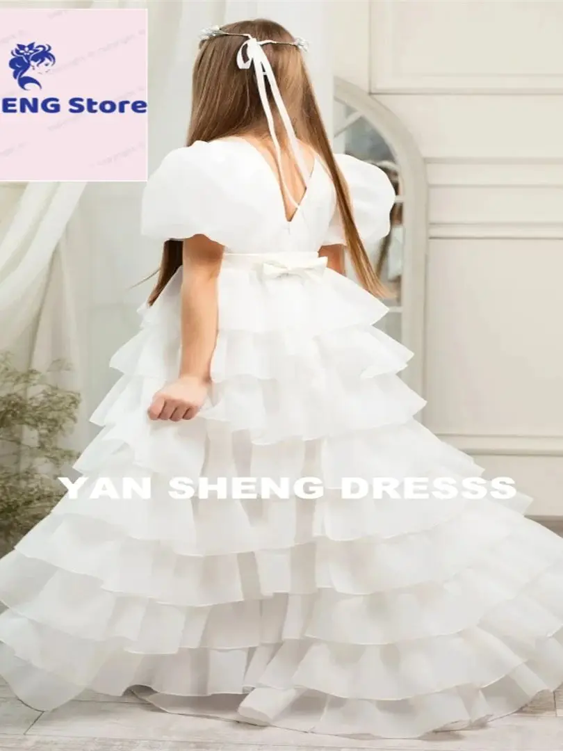 فساتين فتاة الزهور من الساتان الأبيض مخصصة مع فيونكة تنورة عالية ومنخفضة بأكمام قصيرة لحفلات الزفاف وأعياد الميلاد والمناولة الأولى