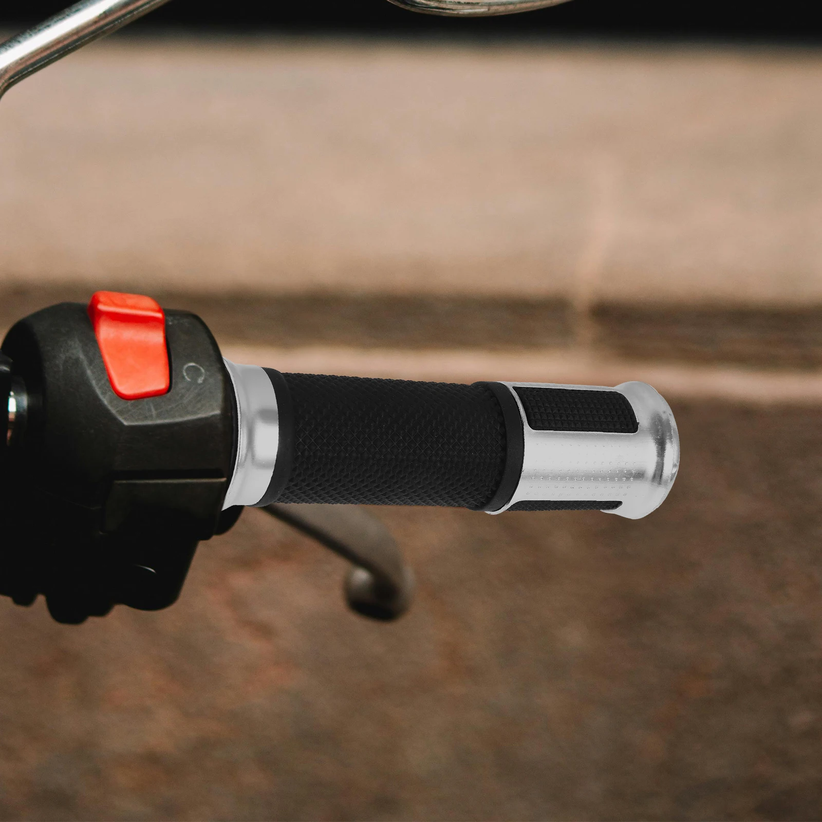 

2pcs Motorcycle Handlebar Grips Throttle Control Enhanced Twist For Scooters Mopeds Motorcycles Universal Fit Stylish Color