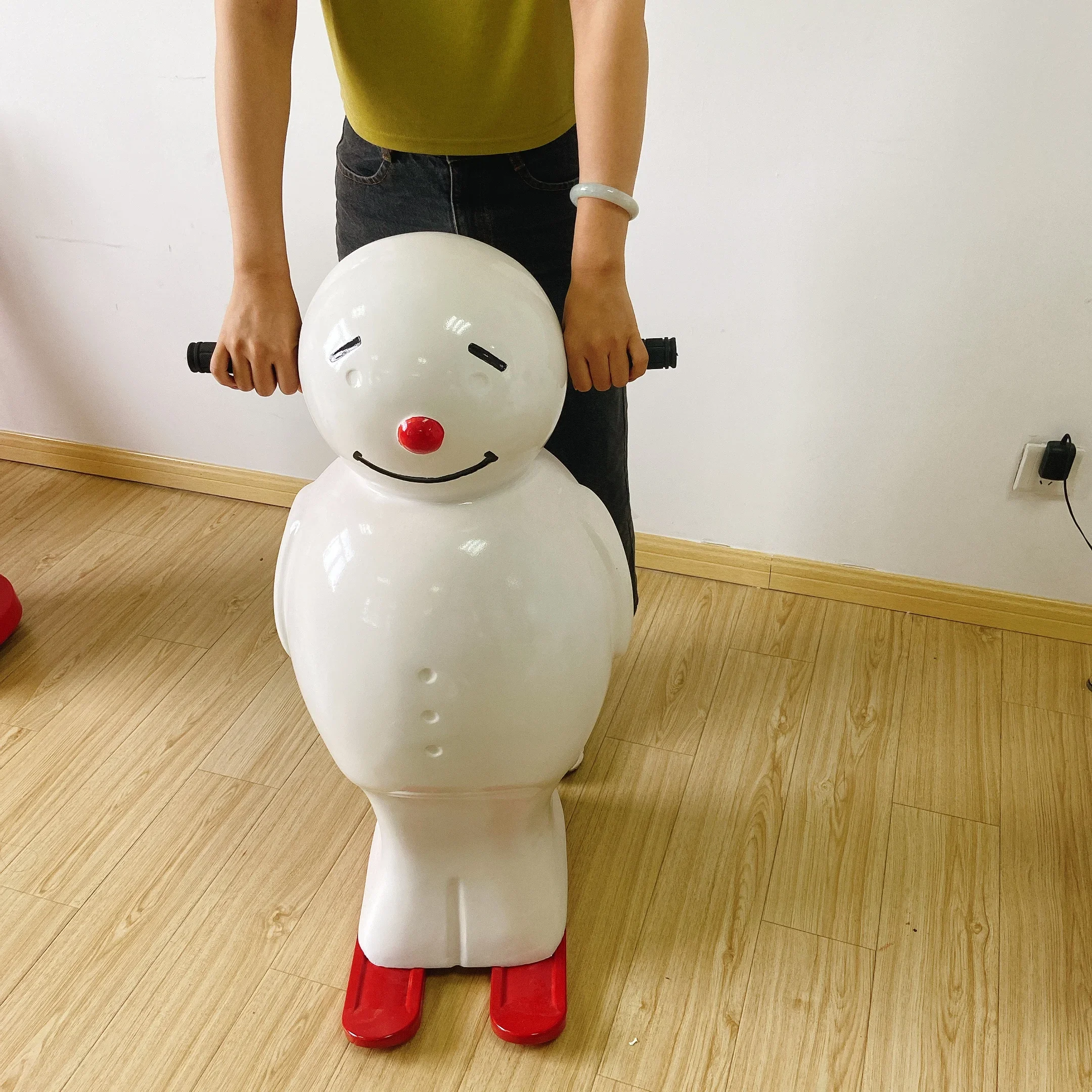 Wholesale Cute Outdoor White Snowman Skating Aid Skating Rink Equipment Assistant Ice Skate Helper