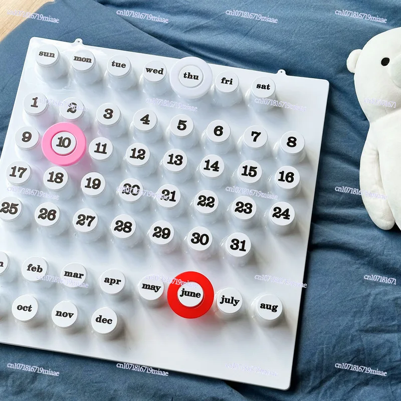 Nachbildung eines mittelalterlichen ewigen Kalenders, einem Datums-Retro-Kalender