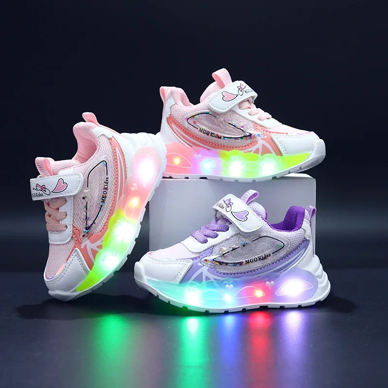 

Autumn New 2025 Children's Sports Shoes Mesh Breathable LED Light Children's Sneakers 1-6 Year Old Baby Girls' Casual Shoes