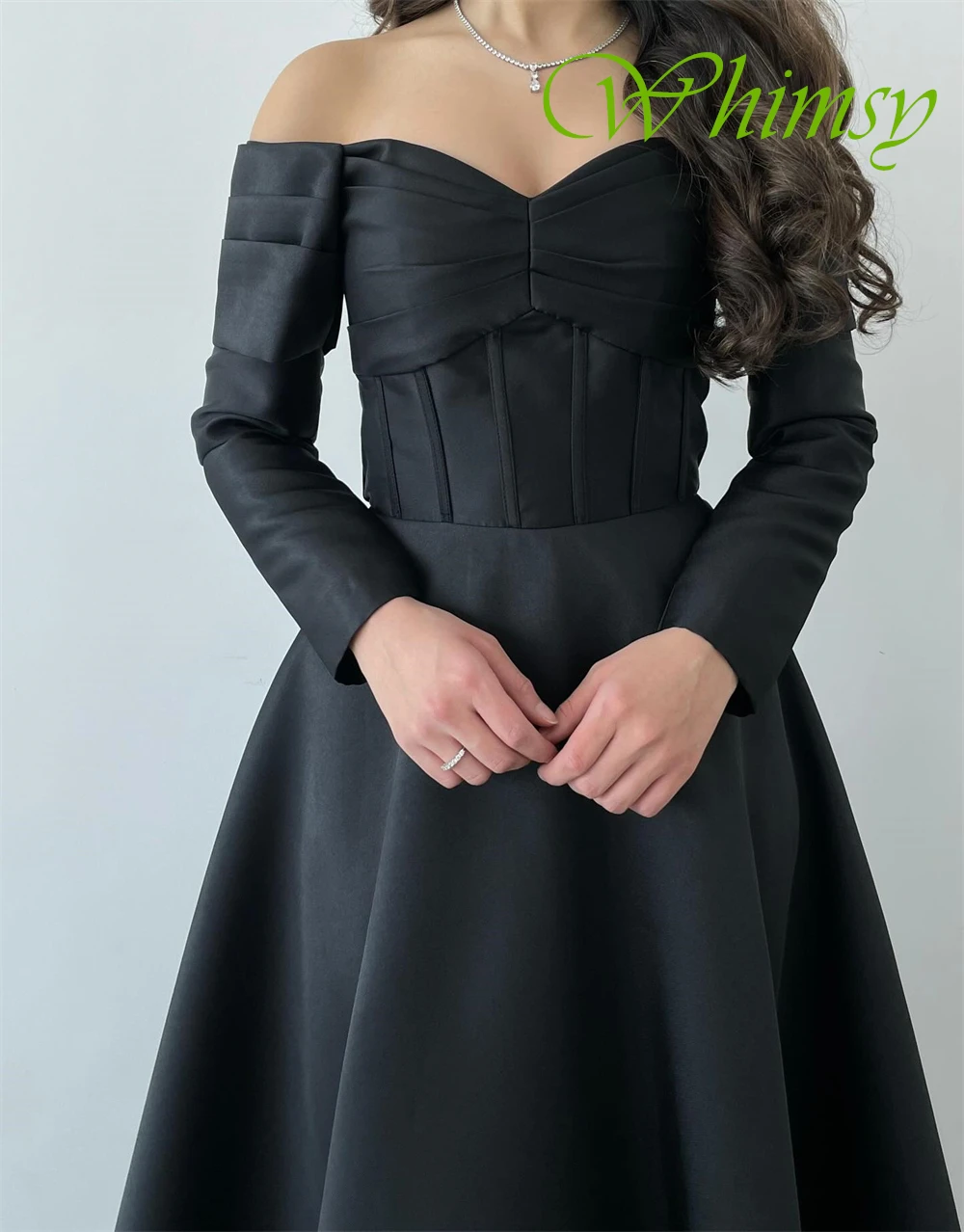 فستان سهرة كلاسيكي مخصص من الساتان بأكمام طويلة رقيقة فساتين لحضور الحفلات الموسيقية رسمية على شكل حرف V سويب تراين فساتين مناسبة خاصة